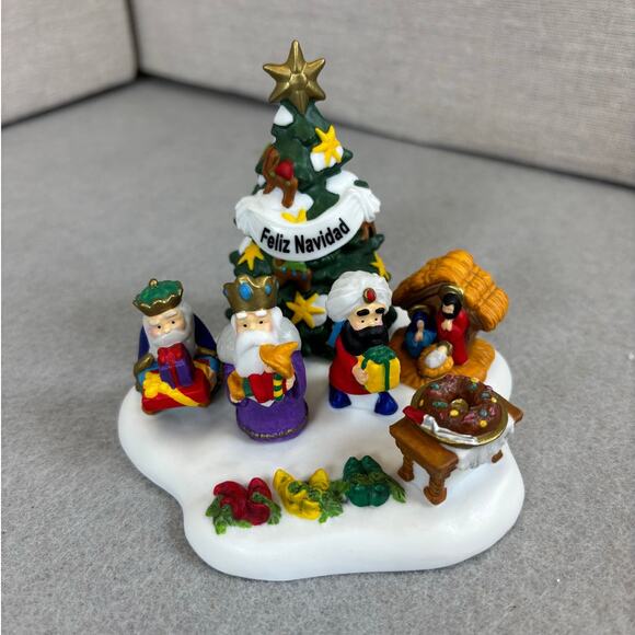 Department 56 North Pole Series Christmas Around The World Feliz Navidad #56871 - Picture 1 of 7